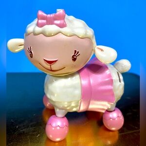 DISNEY STORE DOC MCSTUFFINS  CUTE LAMBIE SINGS DANCES ELECTRONIC TOY WORKS!